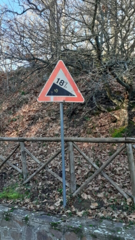 Cartello nei pressi del Monte Croccia