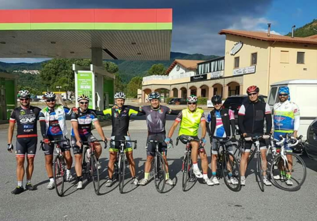 Ciclisti pronti alla partenza per il Sirino e il Pollino